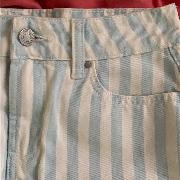 Blue and white carnival stripped skirt - Picture 2 of 8